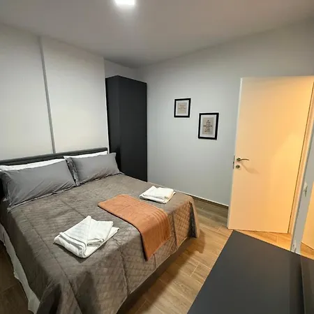 Elmazaj Apartament דירה *
