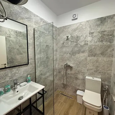 Elmazaj Apartament شقة فلورا